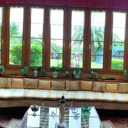 ホームステイ Basque Palace, Mansion Con Jardin, Barbacoa, Gimnasio, Piscina, Sauna