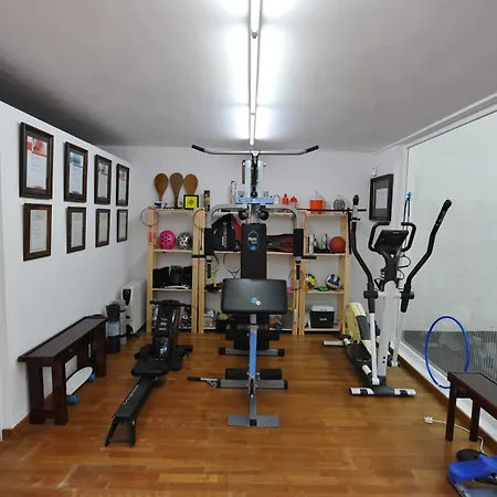 ホームステイ Basque Palace, Mansion Con Jardin, Barbacoa, Gimnasio, Piscina, Sauna *