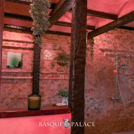 Basque Palace, Mansion Con Jardin, Barbacoa, Gimnasio, Piscina, Sauna ホームステイ *