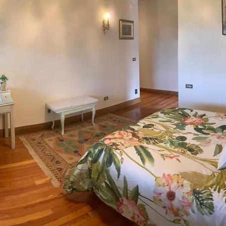 Habitación en casa particular Basque Palace, Mansion Con Jardín, Barbacoa, Gimnasio, Piscina, Sauna