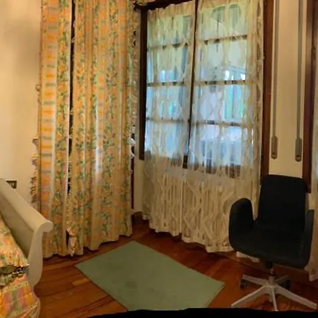 ホームステイ Basque Palace, Mansion Con Jardin, Barbacoa, Gimnasio, Piscina, Sauna *