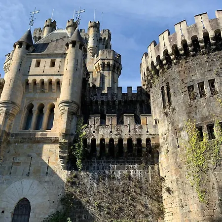 Basque Palace, Mansion Con Jardin, Barbacoa, Gimnasio, Piscina, Sauna ホームステイ *
