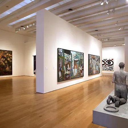 Basque Palace, Mansion Con Jardin, Barbacoa, Gimnasio, Piscina, Sauna ホームステイ