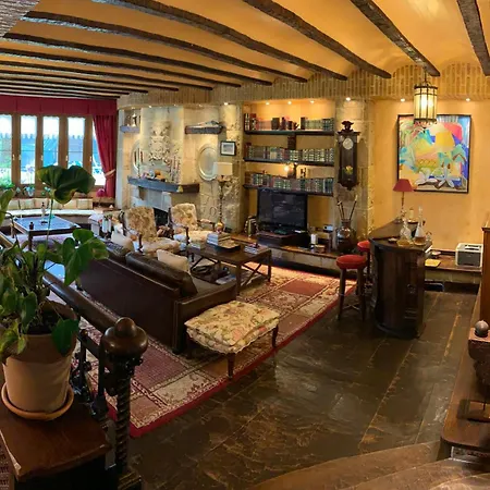 Basque Palace, Mansion Con Jardin, Barbacoa, Gimnasio, Piscina, Sauna ホームステイ *