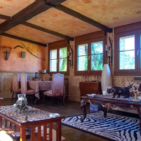 ホームステイ Basque Palace, Mansion Con Jardin, Barbacoa, Gimnasio, Piscina, Sauna *