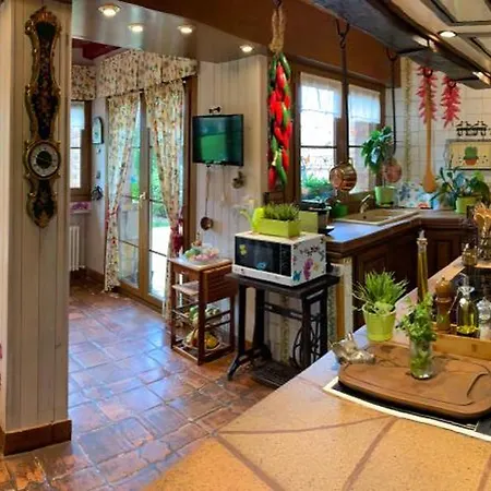 Basque Palace, Mansion Con Jardin, Barbacoa, Gimnasio, Piscina, Sauna ホームステイ