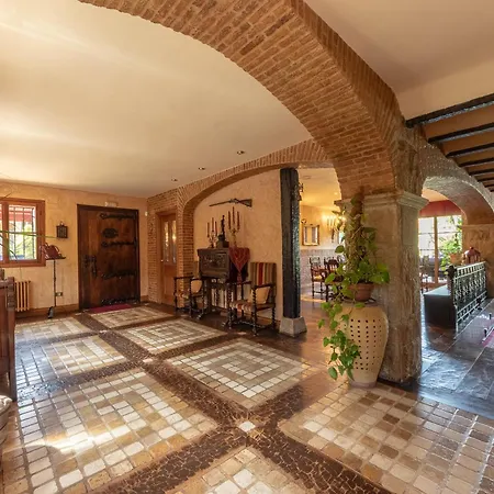 Habitación en casa particular Basque Palace, Mansion Con Jardín, Barbacoa, Gimnasio, Piscina, Sauna Mungia