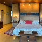 Habitación en casa particular Basque Palace, Mansion Con Jardín, Barbacoa, Gimnasio, Piscina, Sauna